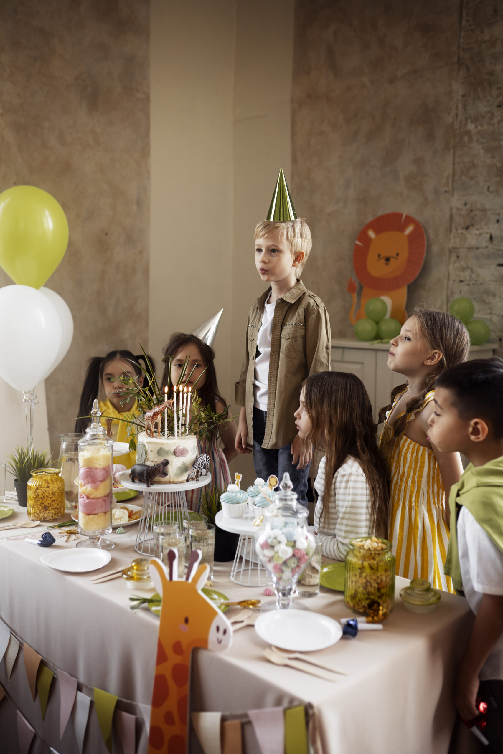 side-view-kids-celebrating-friend